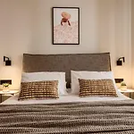 Point Ephemere Beachfront Apartamento