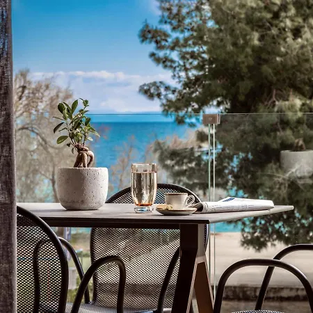 Point Ephemere Beachfront Apartamento