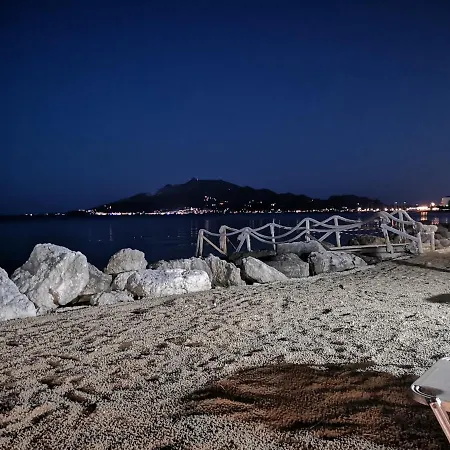 Point Ephemere Beachfront Διαμέρισμα