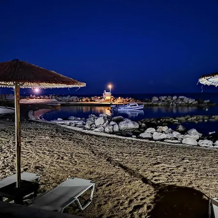 Apartment Point Ephemere Beachfront *
