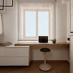 Point Ephemere Beachfront Апартаменты