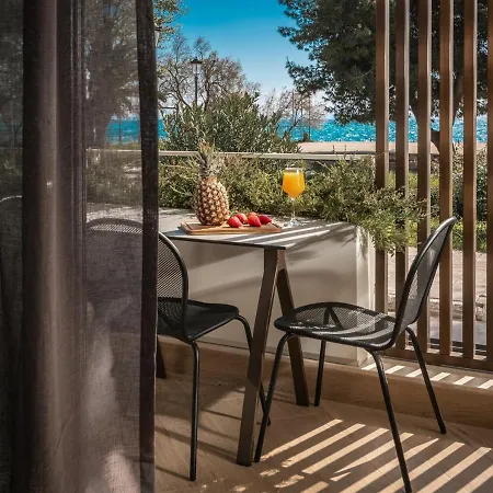 Point Ephemere Beachfront *