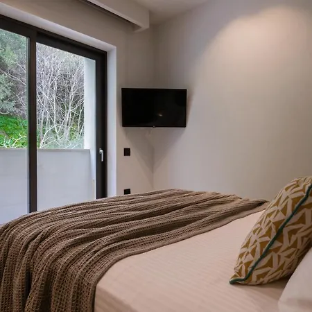 Point Ephemere Beachfront