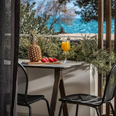 Point Ephemere Beachfront