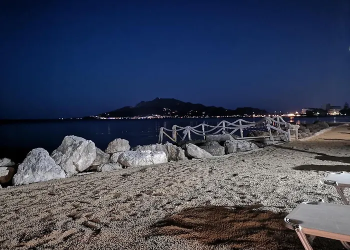 Point Ephemere Beachfront Lägenhet